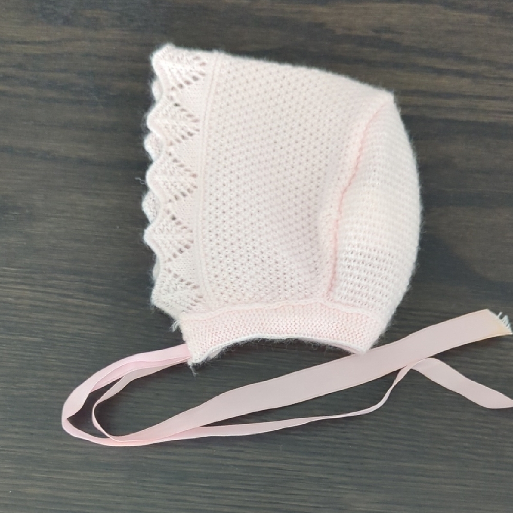 Dulce De Fresa | Pink Knitted Bonnet With Ribbon